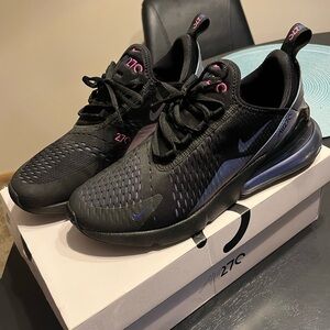 Nike Air Max 270 Throwback Future shoes Size 9 men / 10.5 women